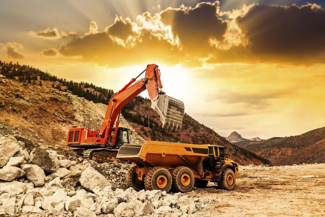 派克漢尼汾Parker: 前沿的挖掘機設(shè)計，從容應(yīng)對挑戰(zhàn)！